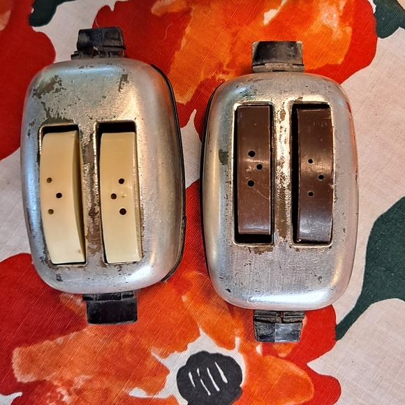 Starr Pop Up Toaster S & P Set - Picture 5 of 12